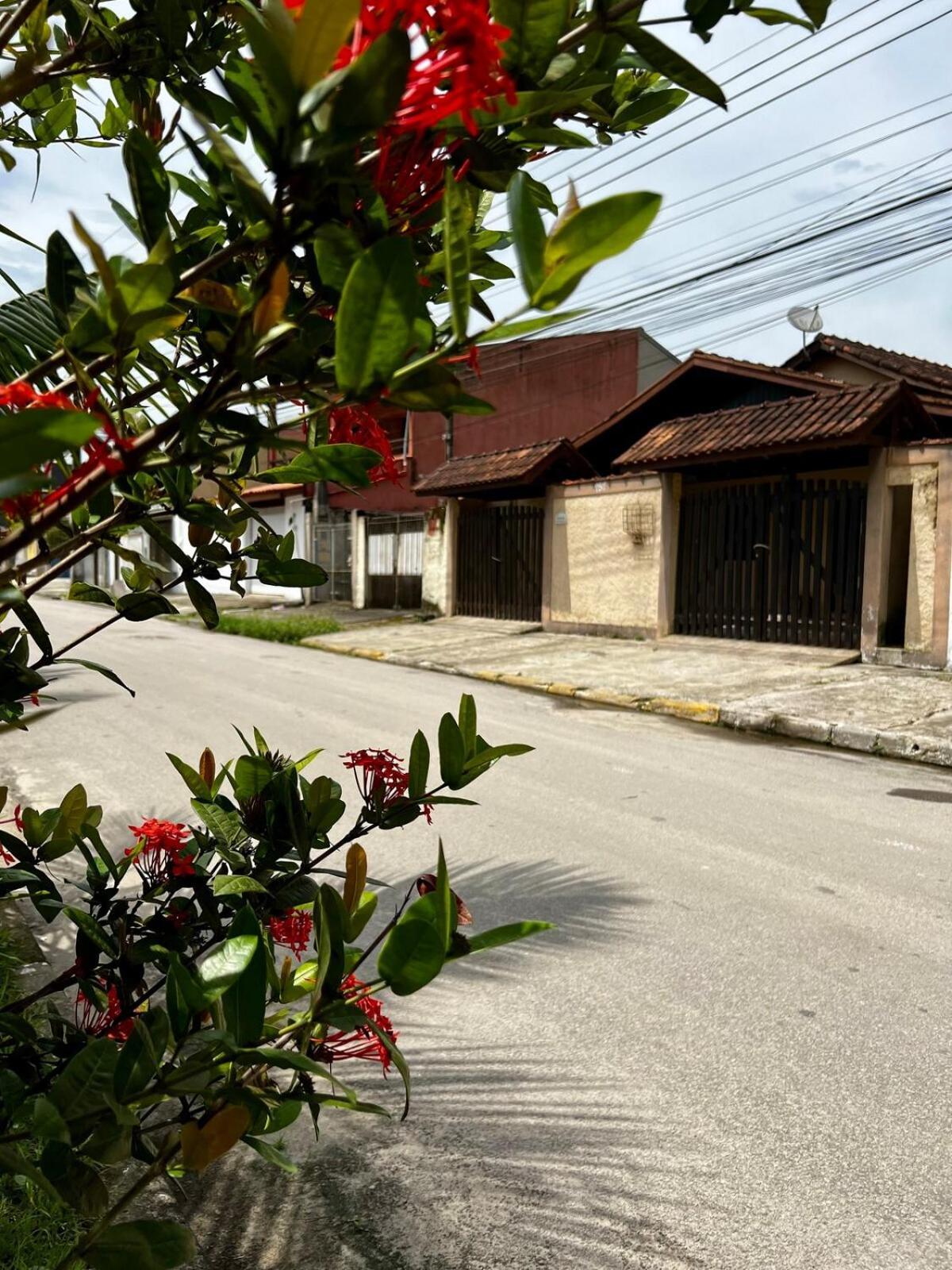 Casa Bauri Espacosa Com Churrasqueira E So 600m Da Pereque Acu Casa de férias *